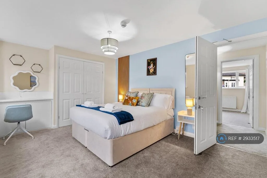 5 bedroom terraced house for rent