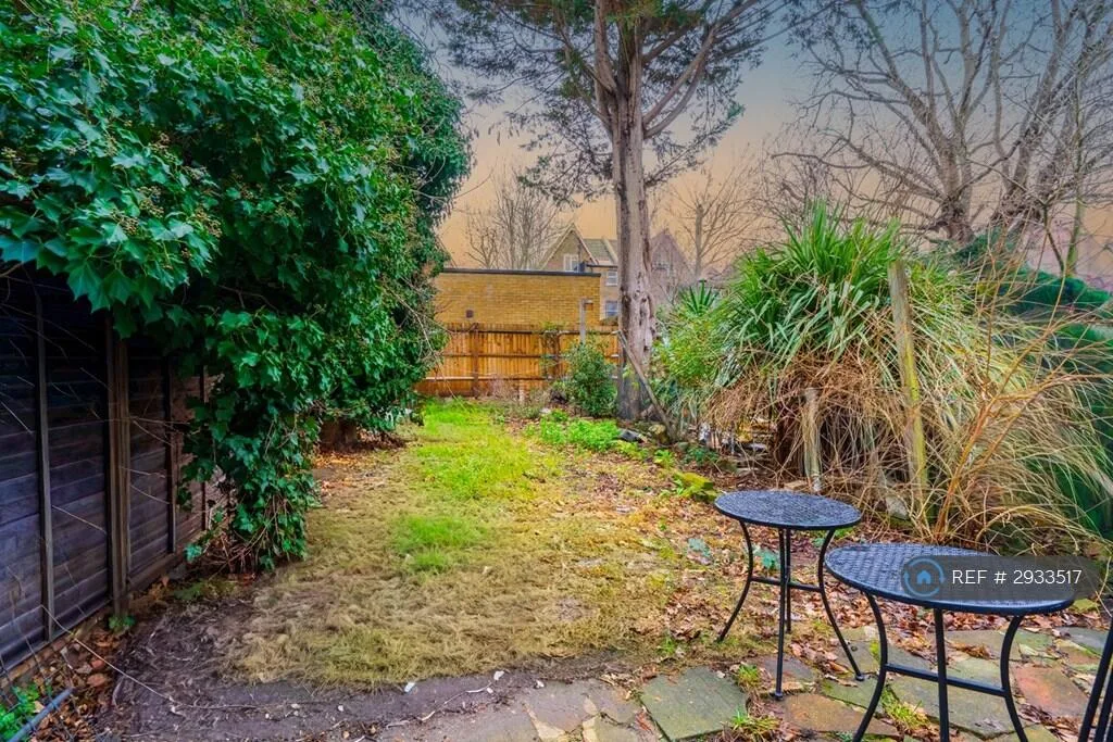 5 bedroom terraced house for rent