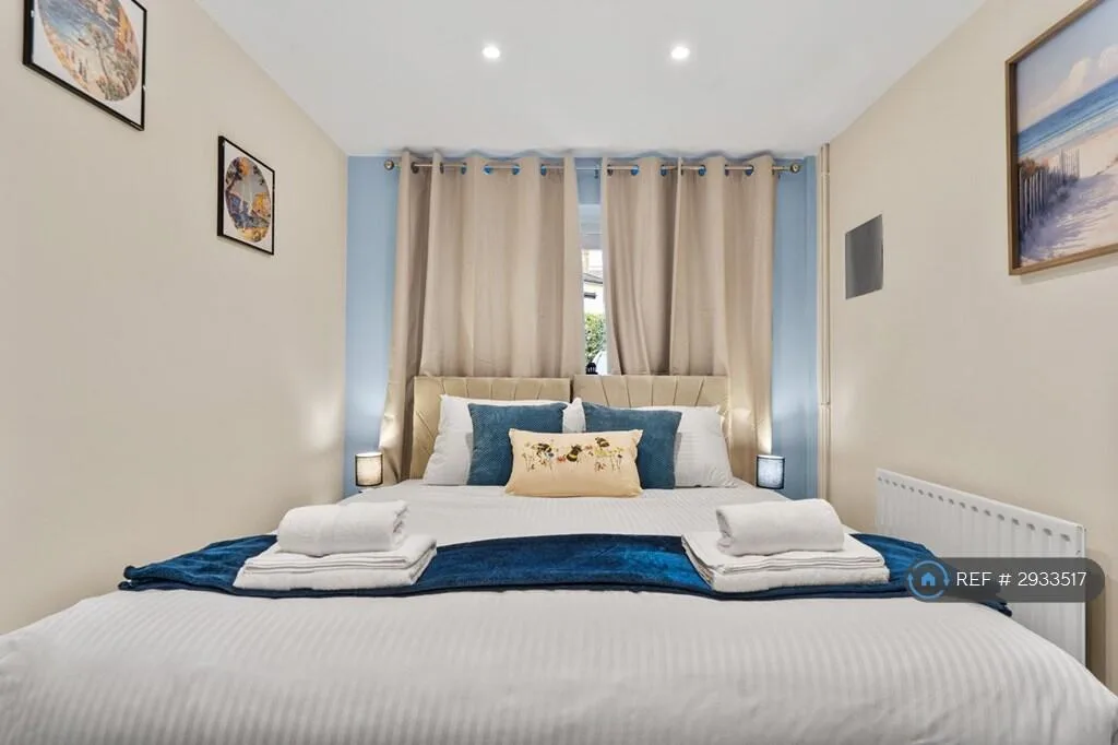5 bedroom terraced house for rent