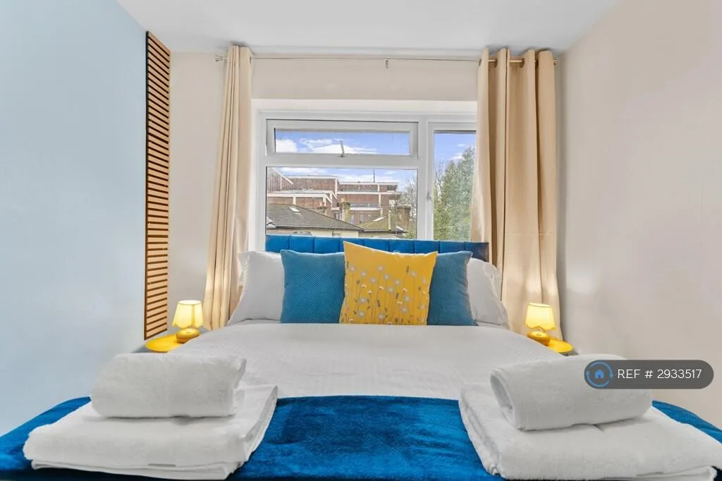 5 bedroom terraced house for rent