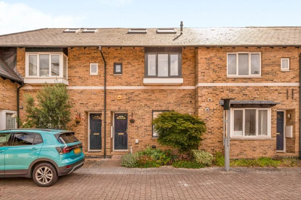 4 bedroom terraced house for rent