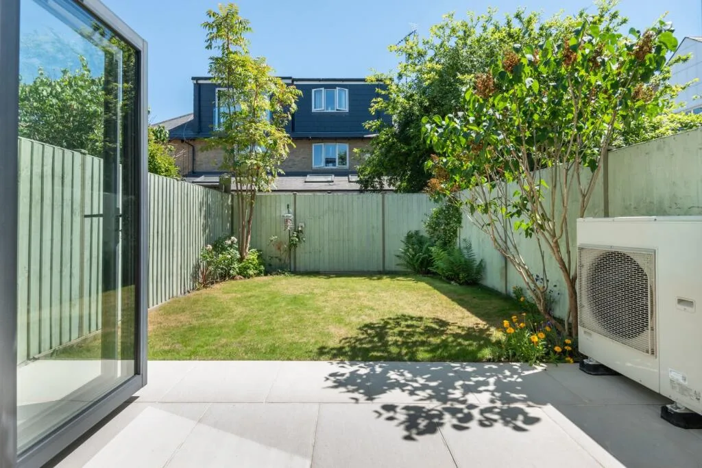 4 bedroom terraced house for rent