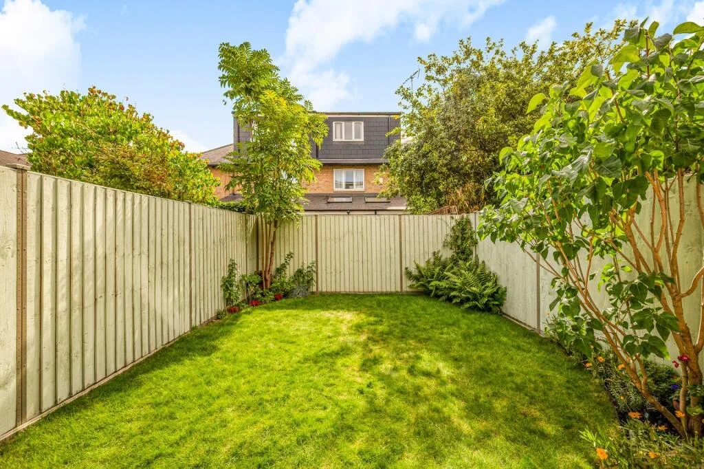 4 bedroom terraced house for rent