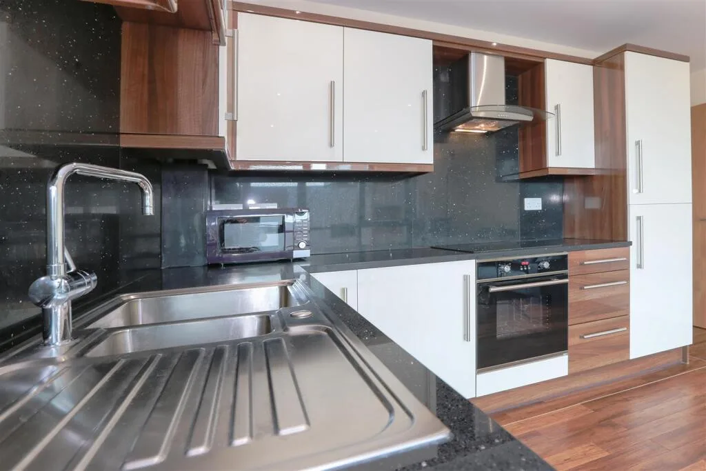 4 bedroom apartment for rent