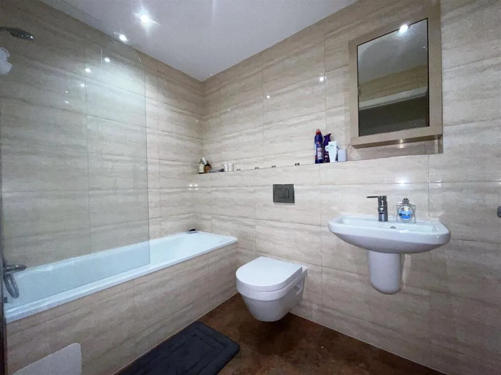 4 bedroom apartment for rent