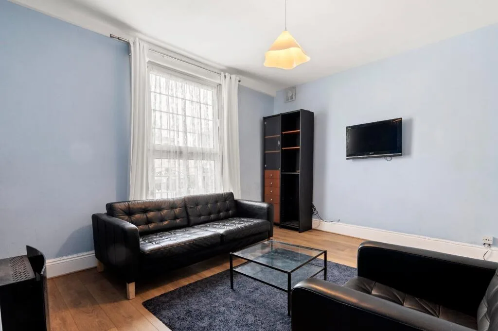 2 bedroom end of terrace house for rent