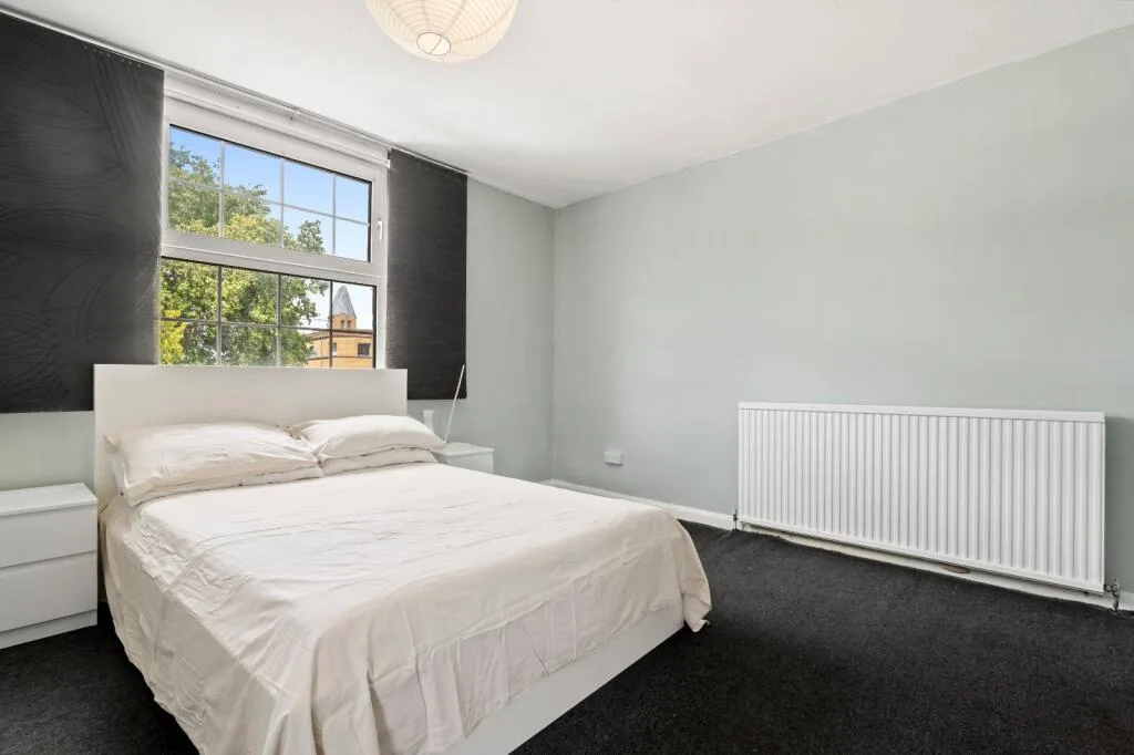 2 bedroom end of terrace house for rent