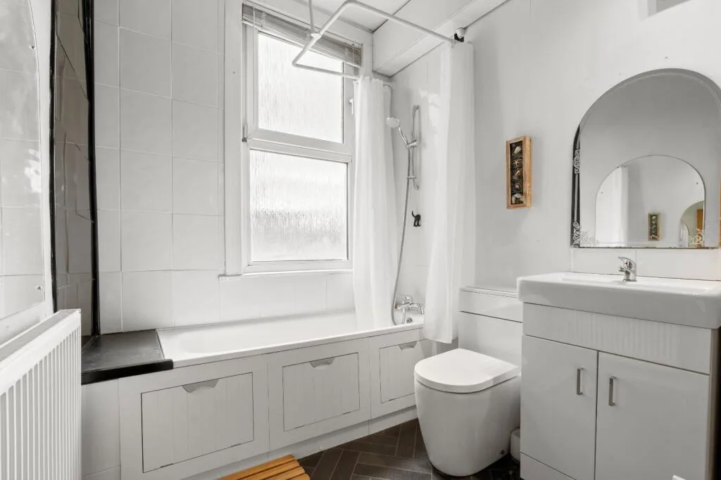 2 bedroom end of terrace house for rent