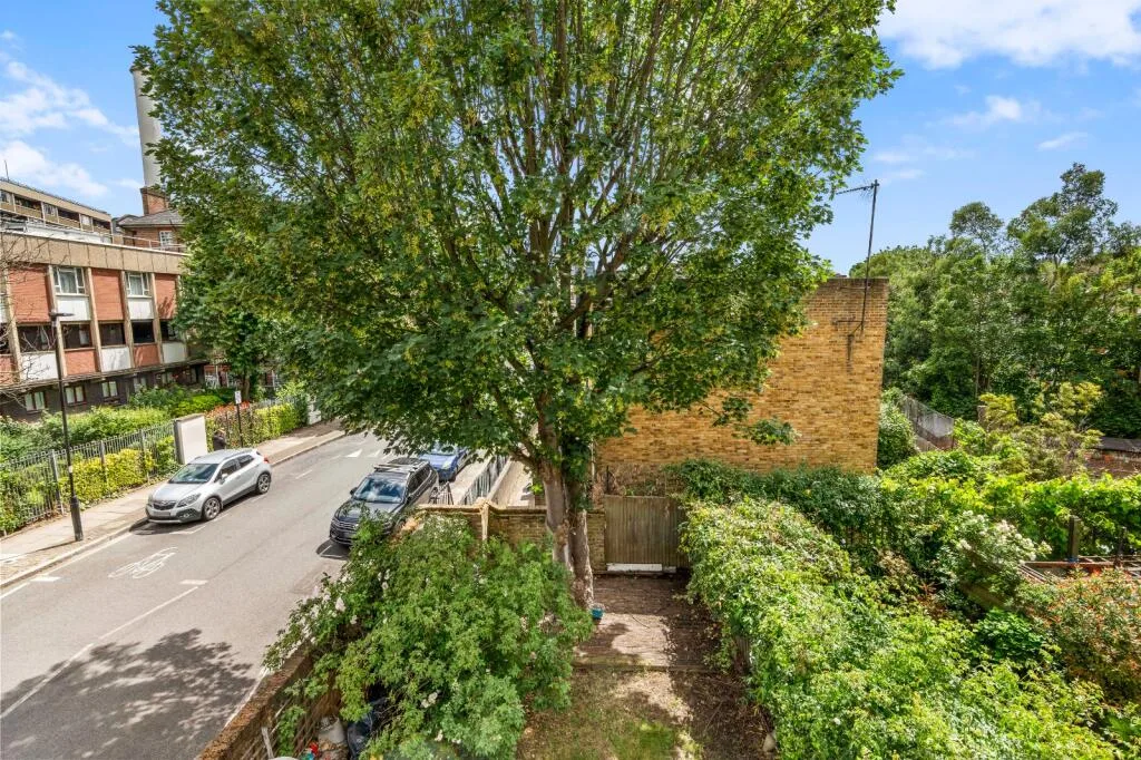2 bedroom end of terrace house for rent