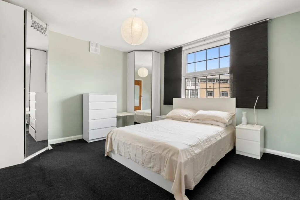 2 bedroom end of terrace house for rent