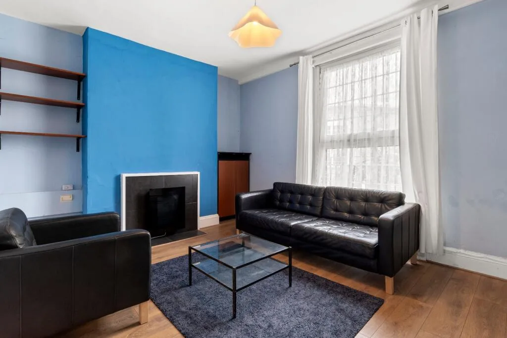 2 bedroom end of terrace house for rent