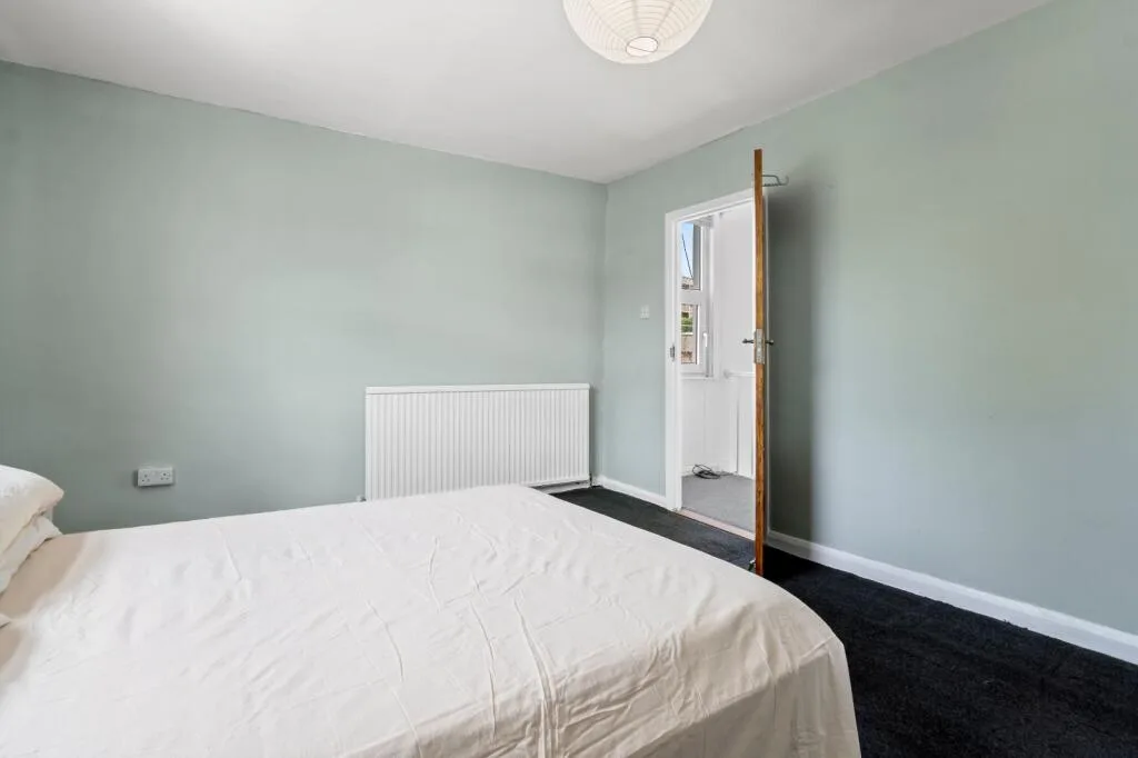 2 bedroom end of terrace house for rent