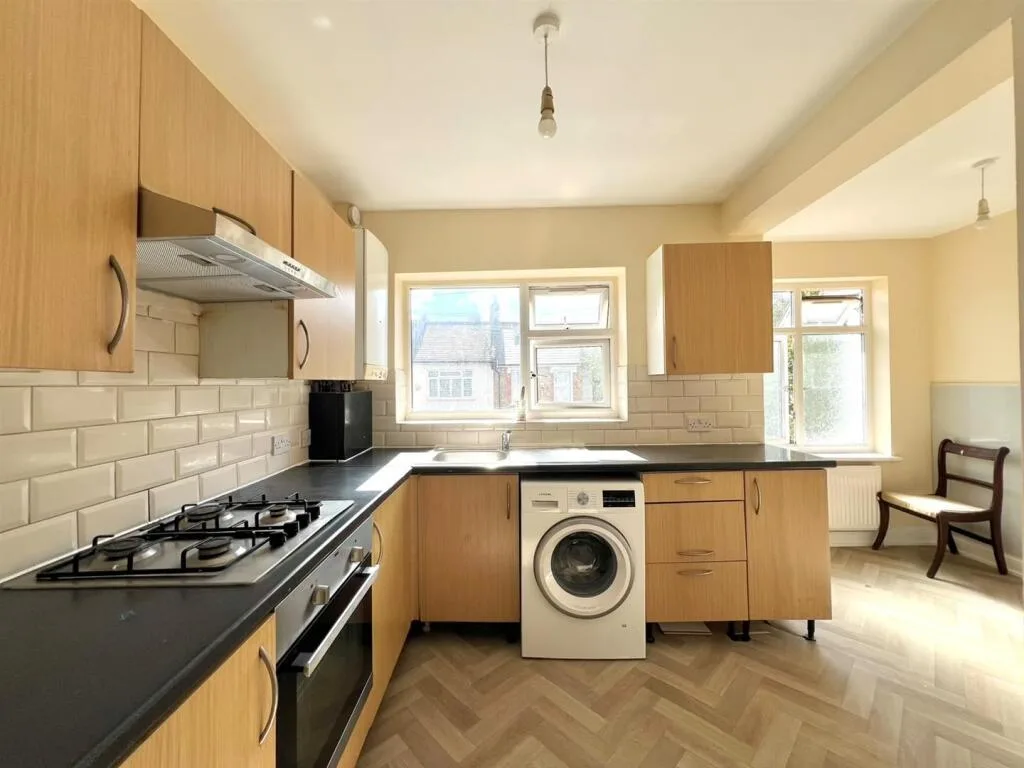 3 bedroom flat for rent