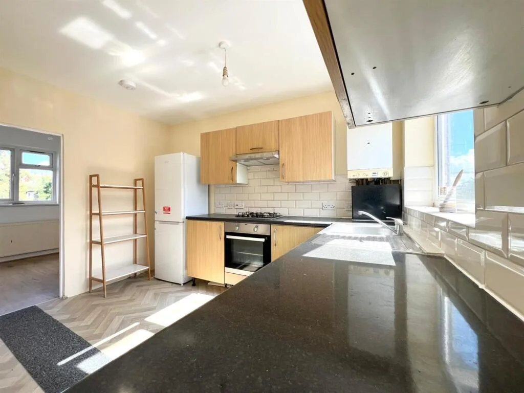3 bedroom flat for rent