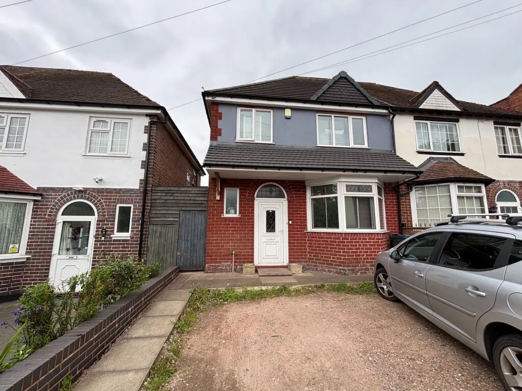 5 bedroom semi-detached house for rent