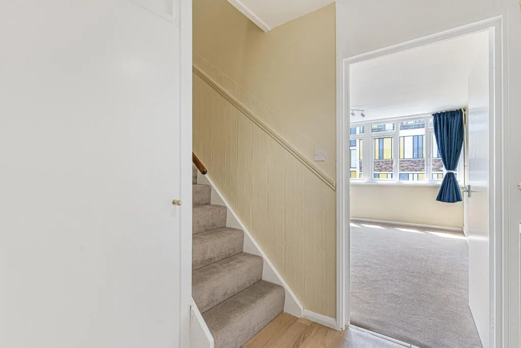 3 bedroom maisonette for rent