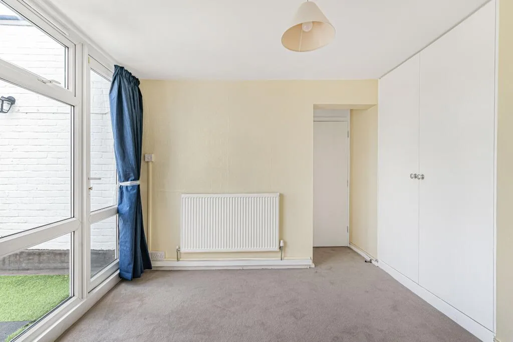 3 bedroom maisonette for rent