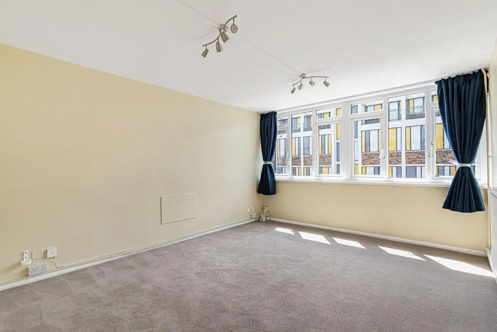 3 bedroom maisonette for rent