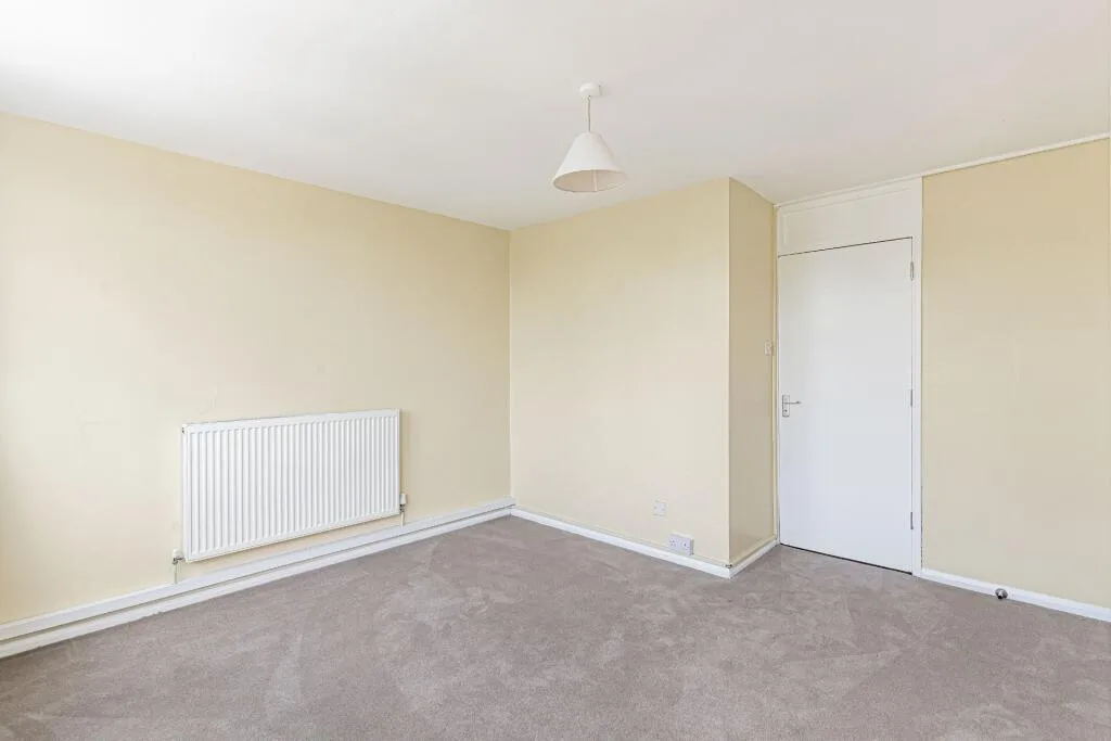 3 bedroom maisonette for rent
