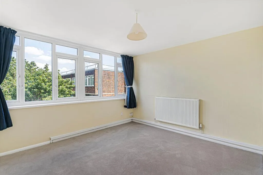 3 bedroom maisonette for rent