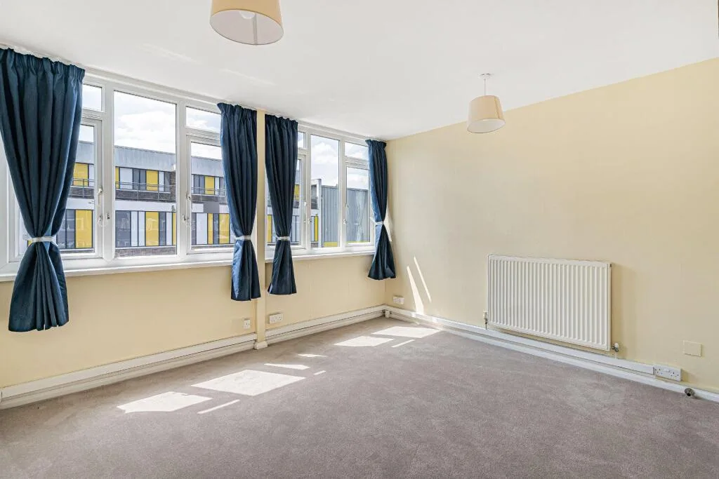 3 bedroom maisonette for rent
