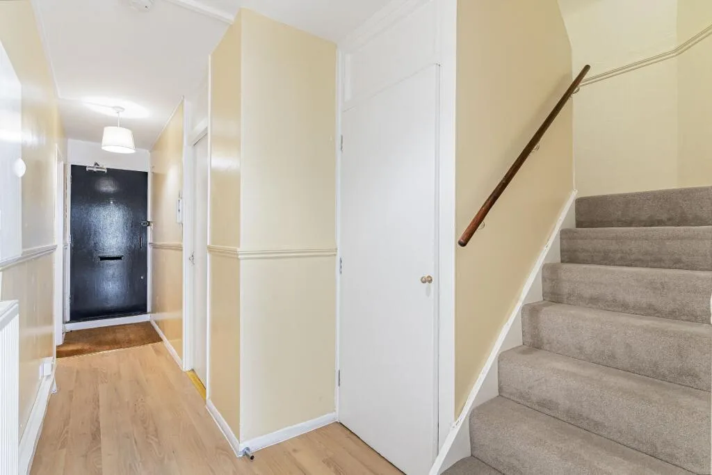 3 bedroom maisonette for rent
