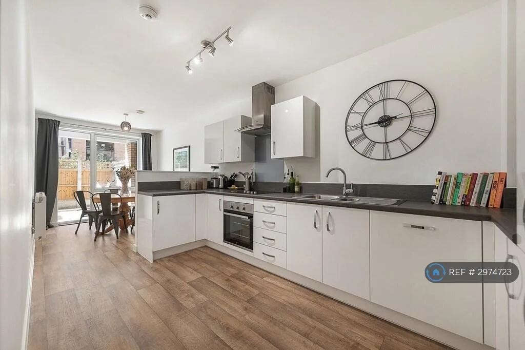 3 bedroom flat for rent