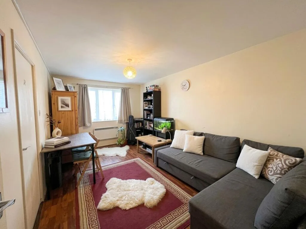1 bedroom ground floor flat for rent