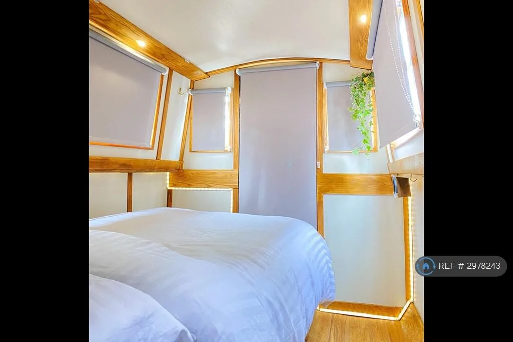 1 bedroom house boat for rent