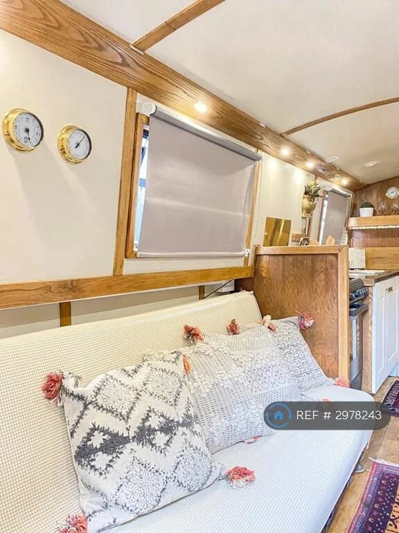 1 bedroom house boat for rent