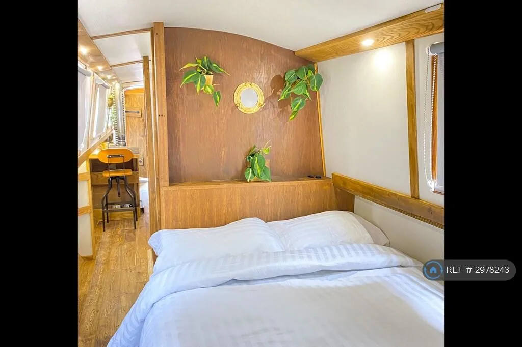 1 bedroom house boat for rent