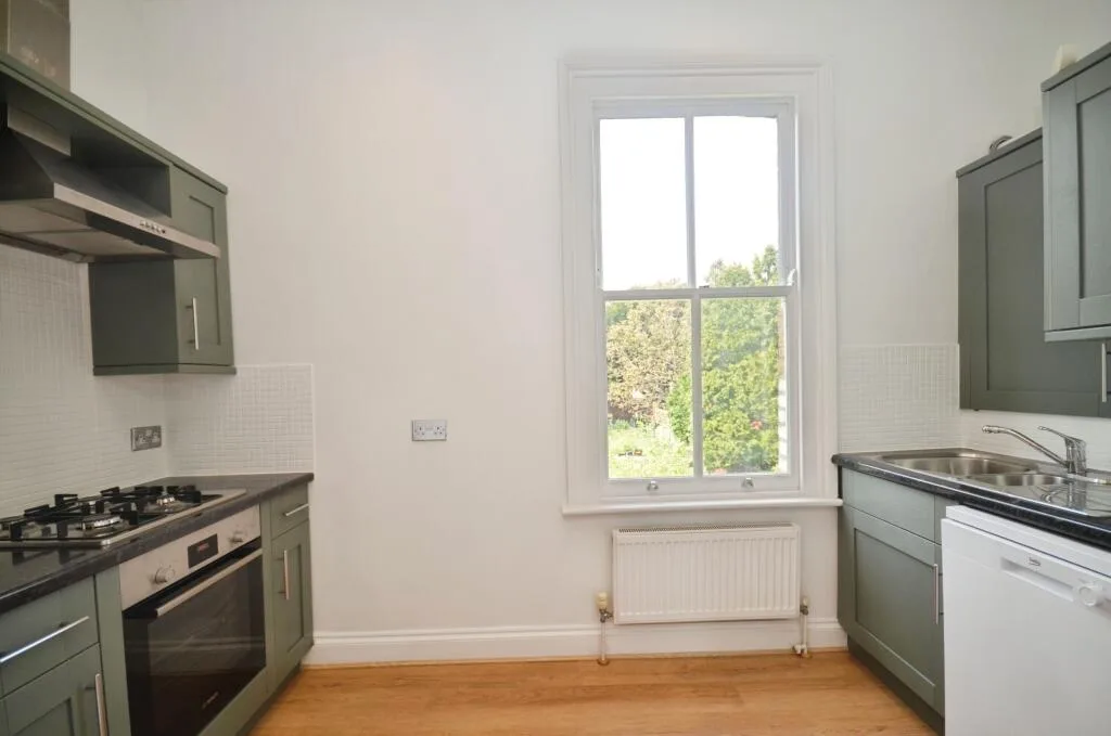3 bedroom flat for rent