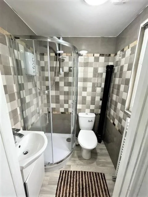 6 bedroom terraced house for rent