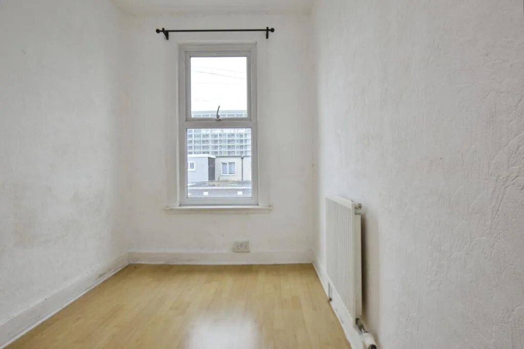 3 bedroom maisonette for rent