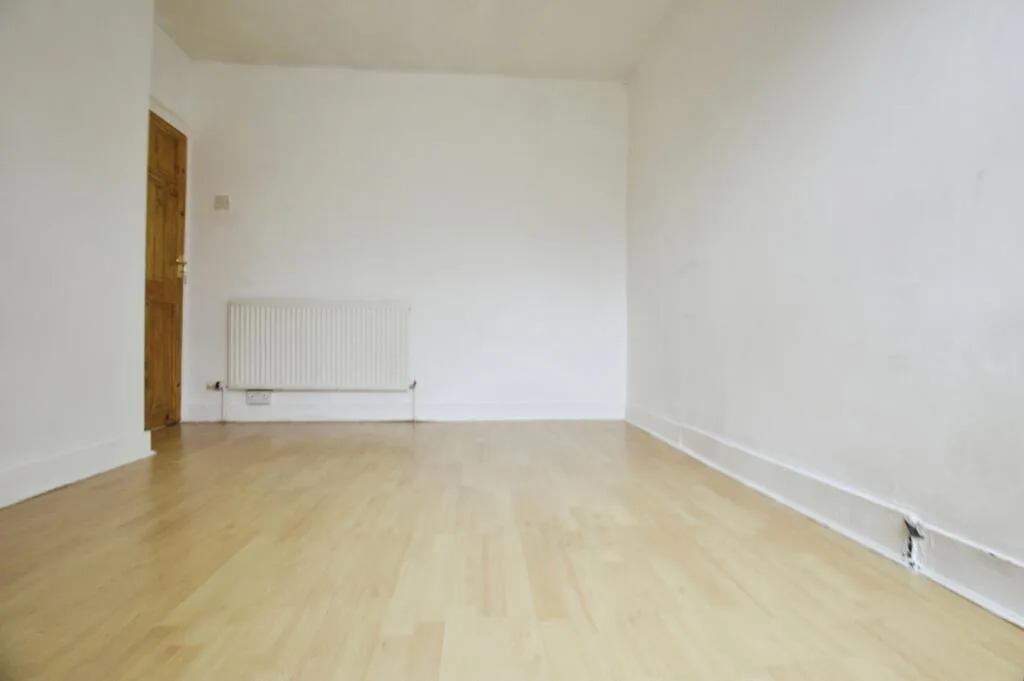 3 bedroom maisonette for rent
