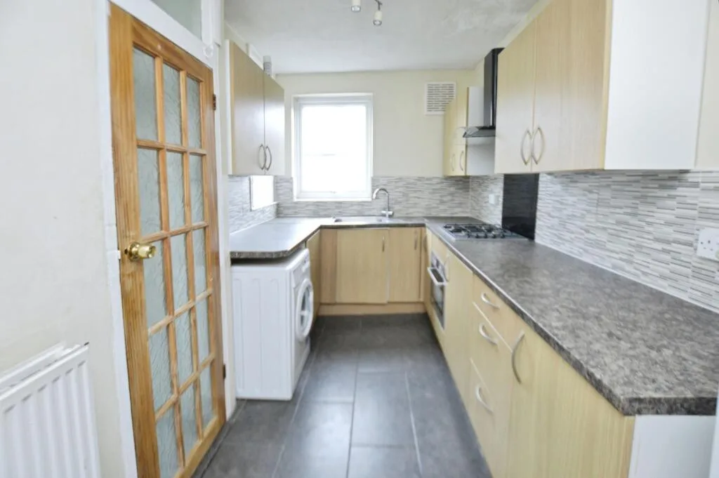3 bedroom maisonette for rent