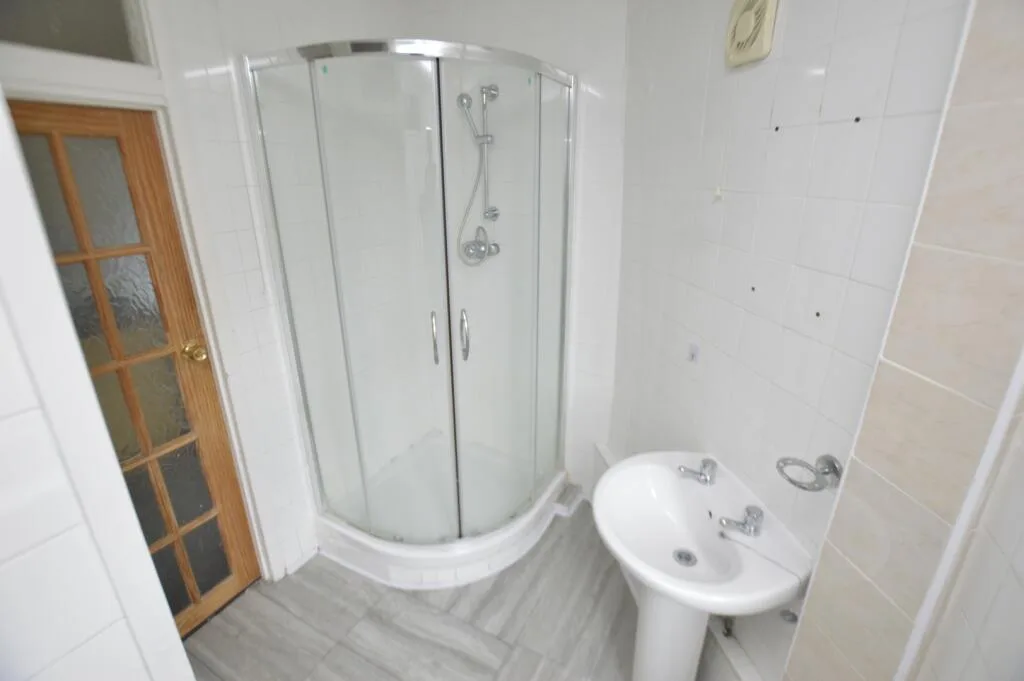 3 bedroom maisonette for rent