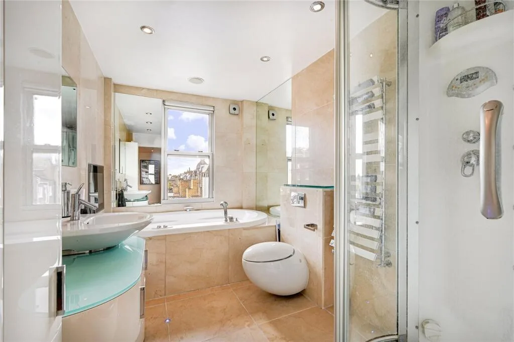 3 bedroom maisonette for rent
