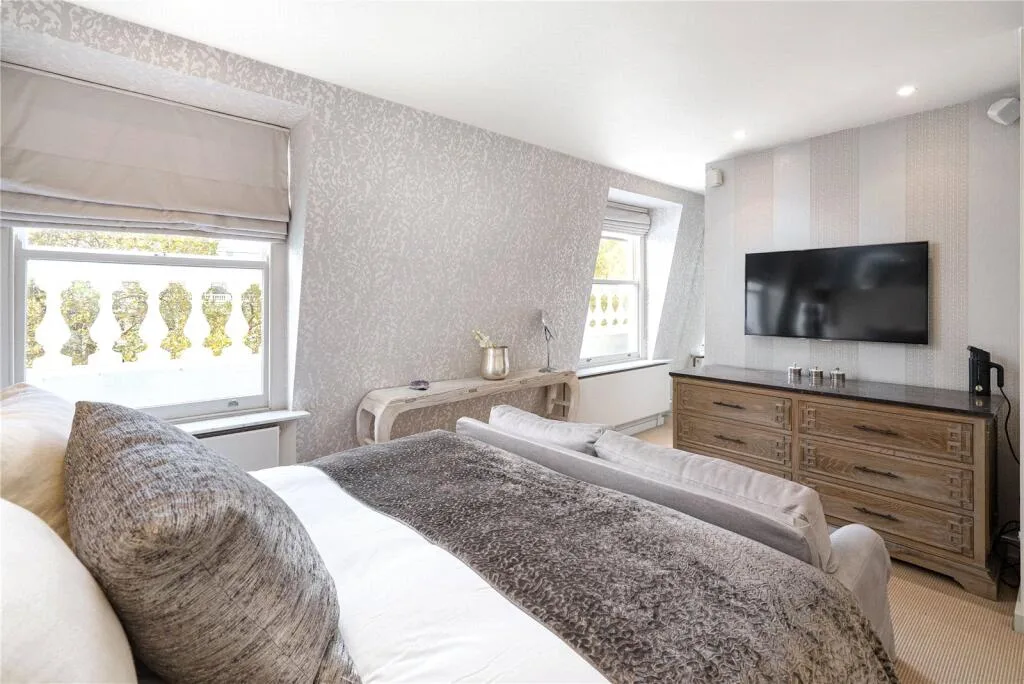 2 bedroom penthouse for rent