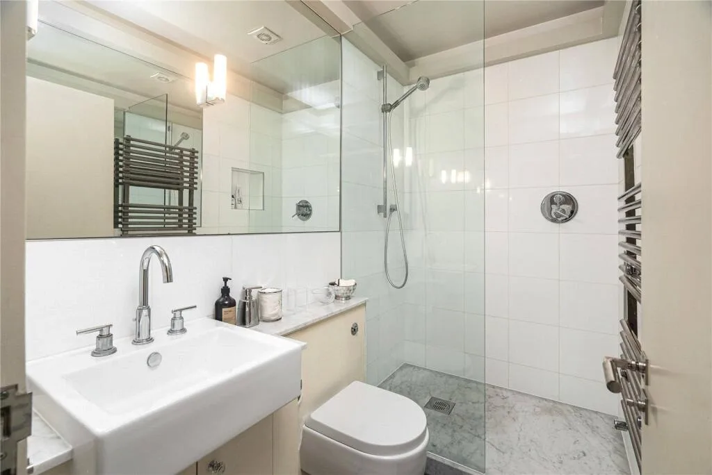 2 bedroom penthouse for rent