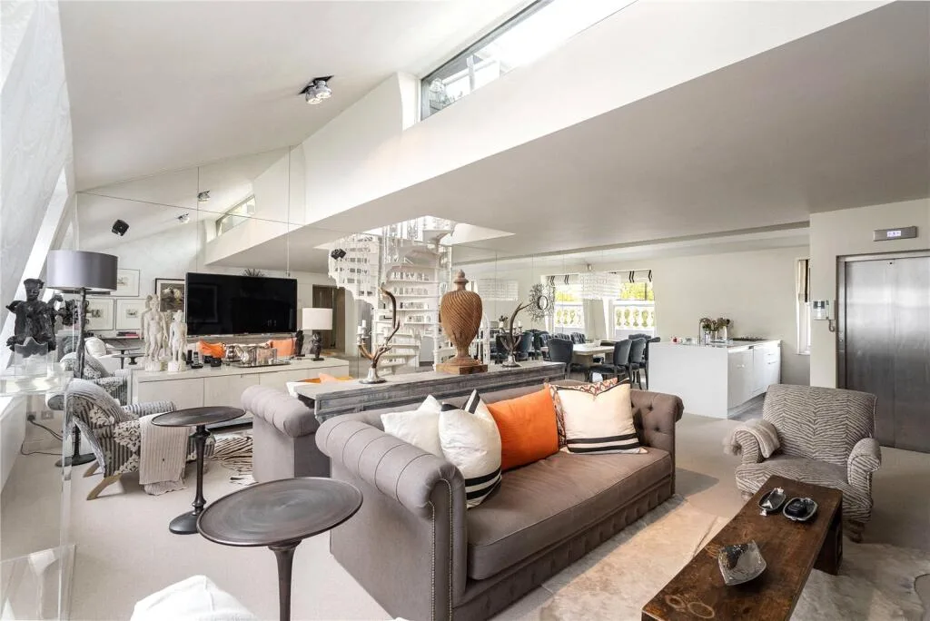 2 bedroom penthouse for rent