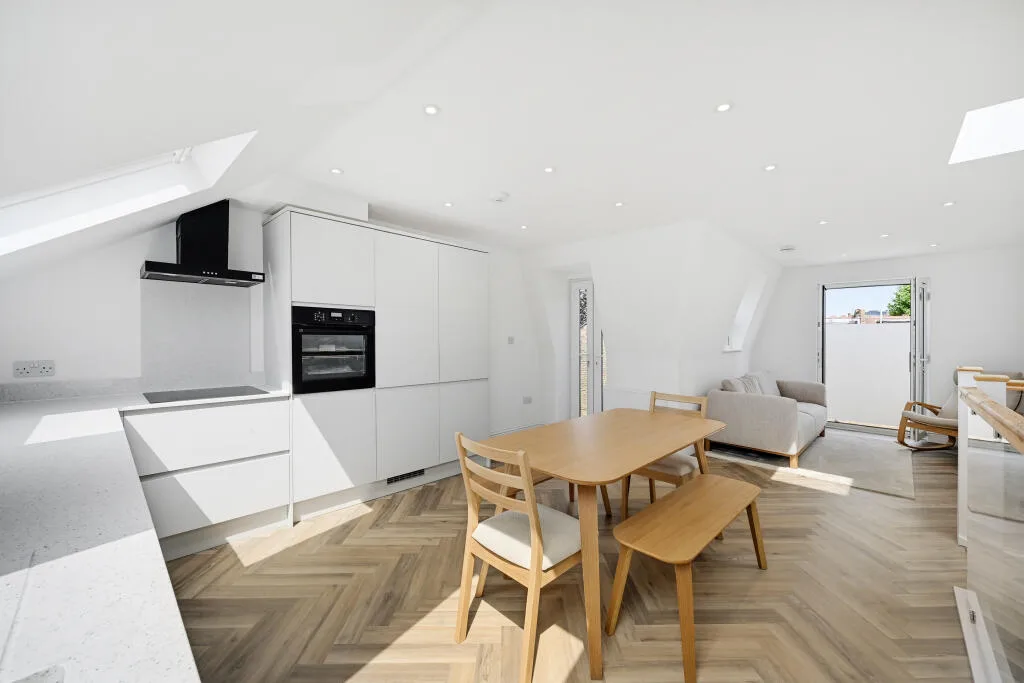 3 bedroom maisonette for rent