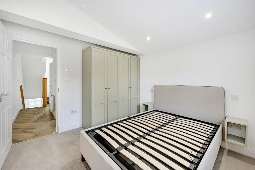 3 bedroom maisonette for rent