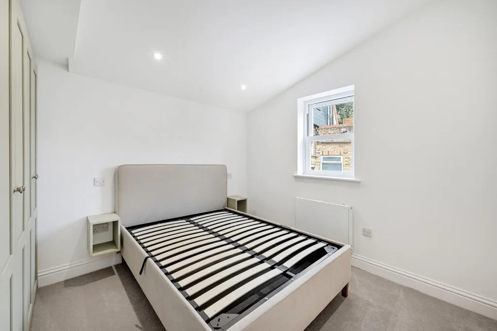 3 bedroom maisonette for rent
