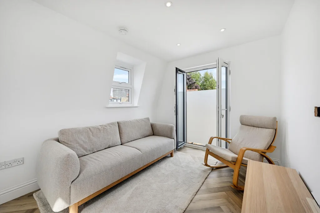 3 bedroom maisonette for rent