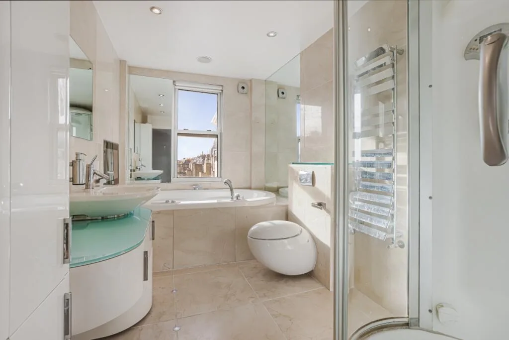 3 bedroom flat for rent