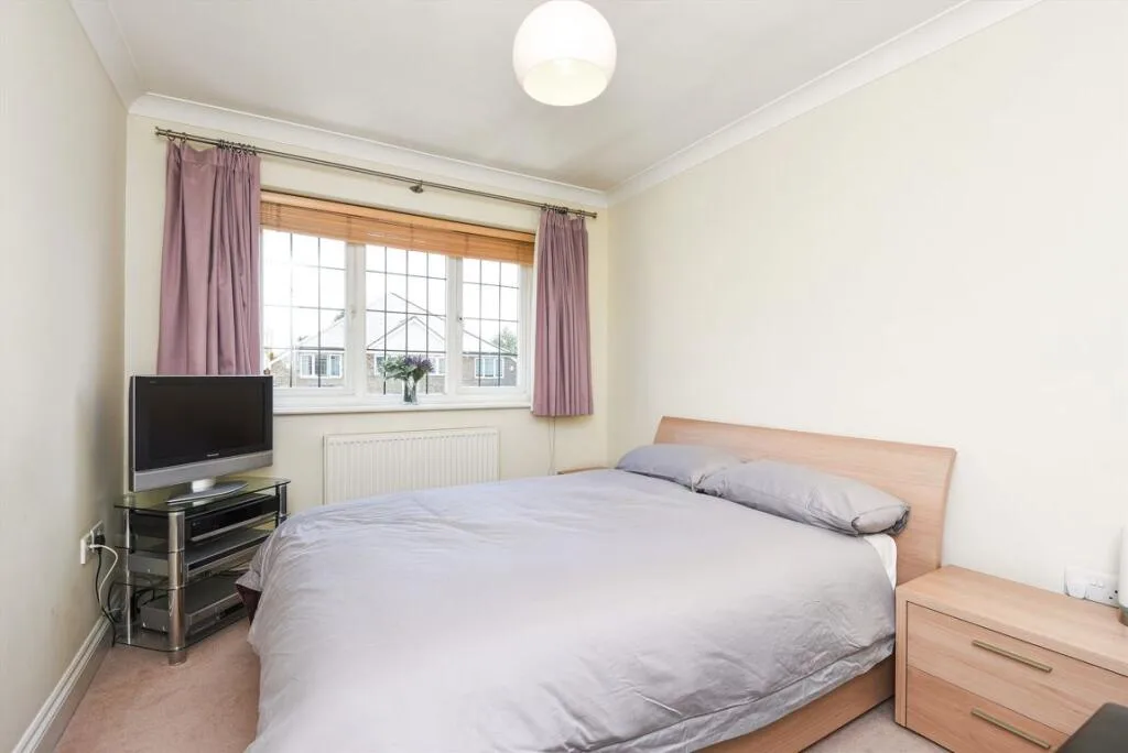 4 bedroom semi-detached house for rent