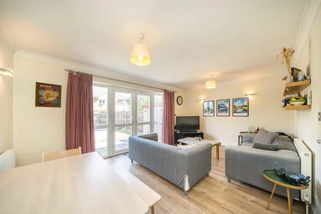 4 bedroom semi-detached house for rent