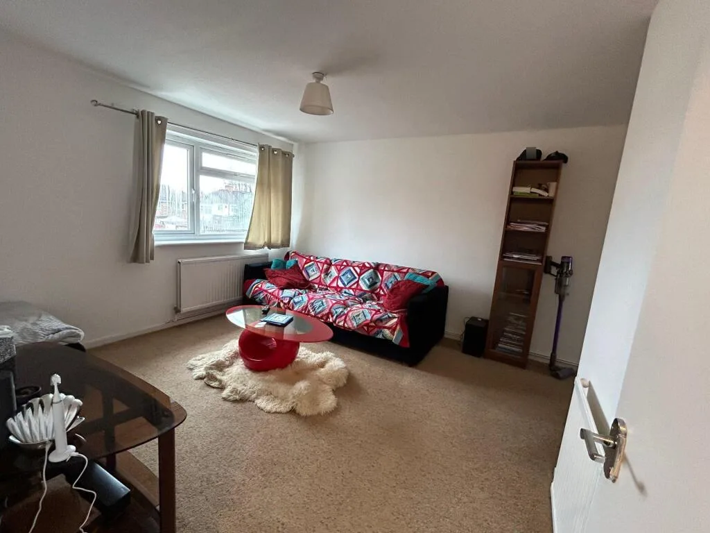 1 bedroom maisonette for rent