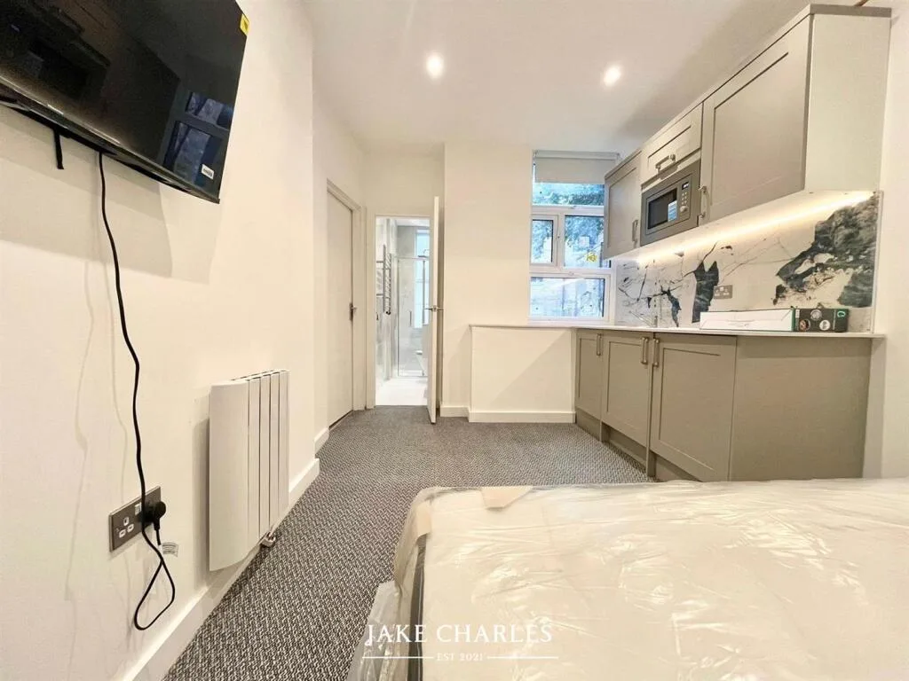 Studio flat for rent